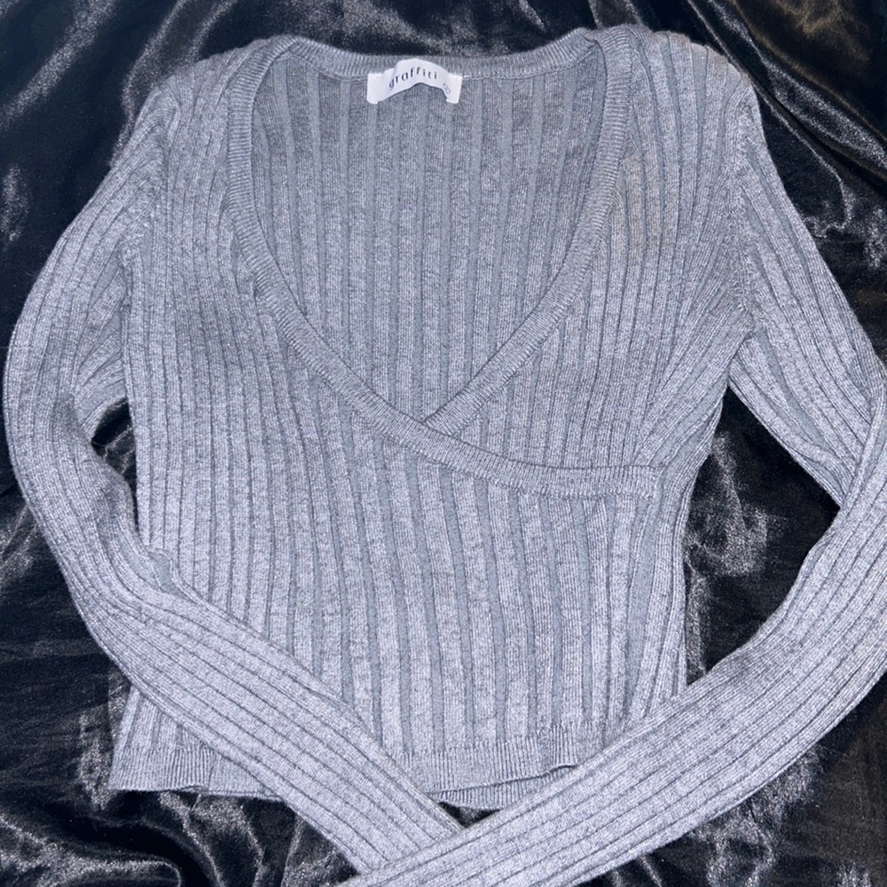 Grey sweater long sleeve